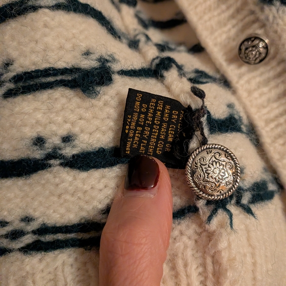 Vintage Eddie Bauer 100% Wool Sweater, 1990 Collection - Picture 5 of 6